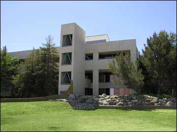 Cerro Coso Community College’s Indian Wells Valley campus in 2007. Archival KCCD campus context; not a hiring interview or an employee involved in the audit. Photo: CCCC Staff / Wikimedia Commons, Attribution-only reuse permission. Source: https://commons.wikimedia.org/wiki/File:Cerro_Coso_Community_College-iwv.jpg License: https://commons.wikimedia.org/wiki/File:Cerro_Coso_Community_College-iwv.jpg#Licensing