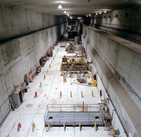 The operating deck inside Hanford’s U Plant in a 2002 Department of Energy photograph. Site context only; it does not depict the sampled issues or current contractor work. U.S. Department of Energy, public domain.