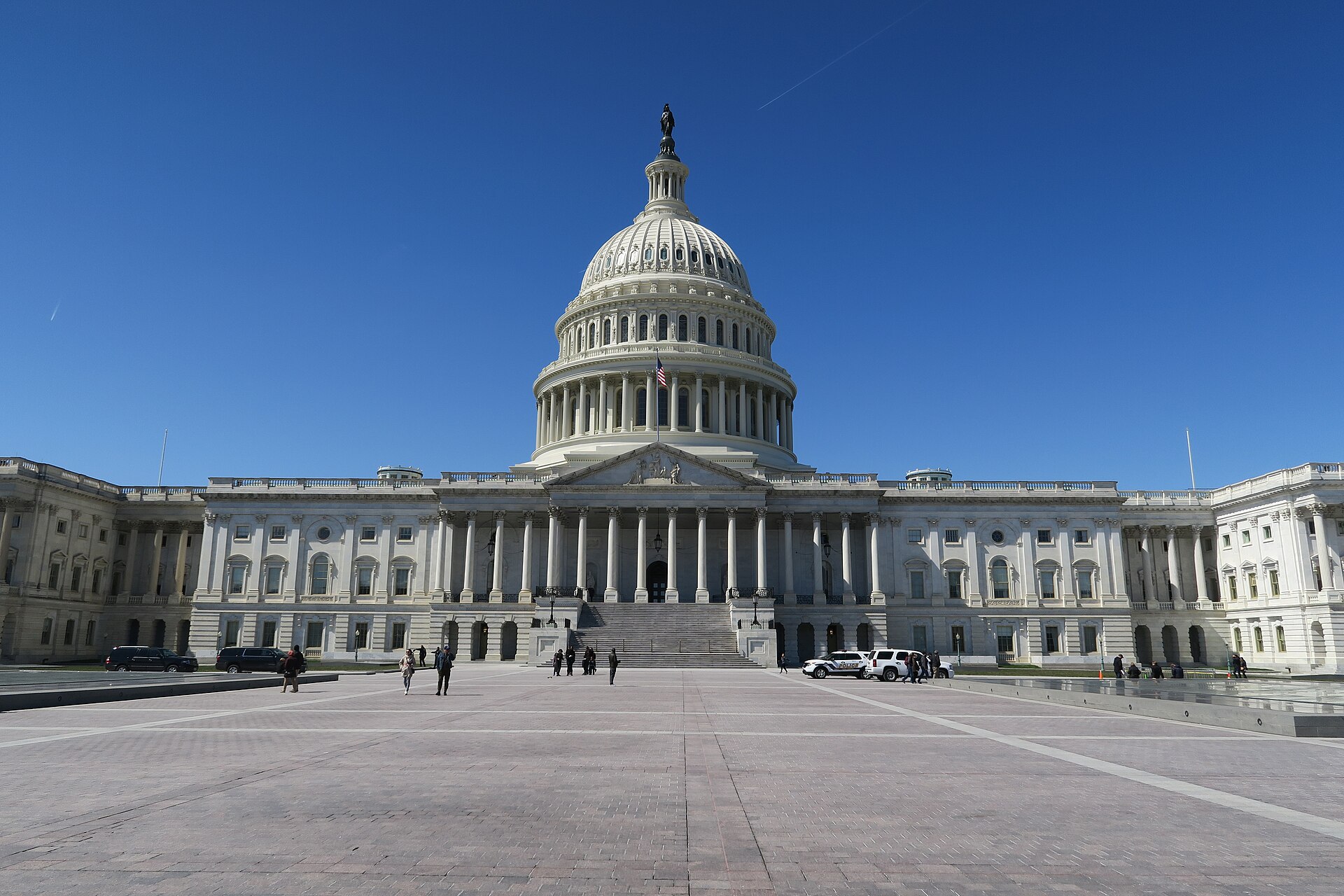 The U.S. Capitol’s East Front in March 2018. Context for congressional campaign-finance reporting; this is not a photograph of an October 2026 campaign event. Photo: Beethoven / Wikimedia Commons / CC BY-SA 4.0. Source image resized for display.